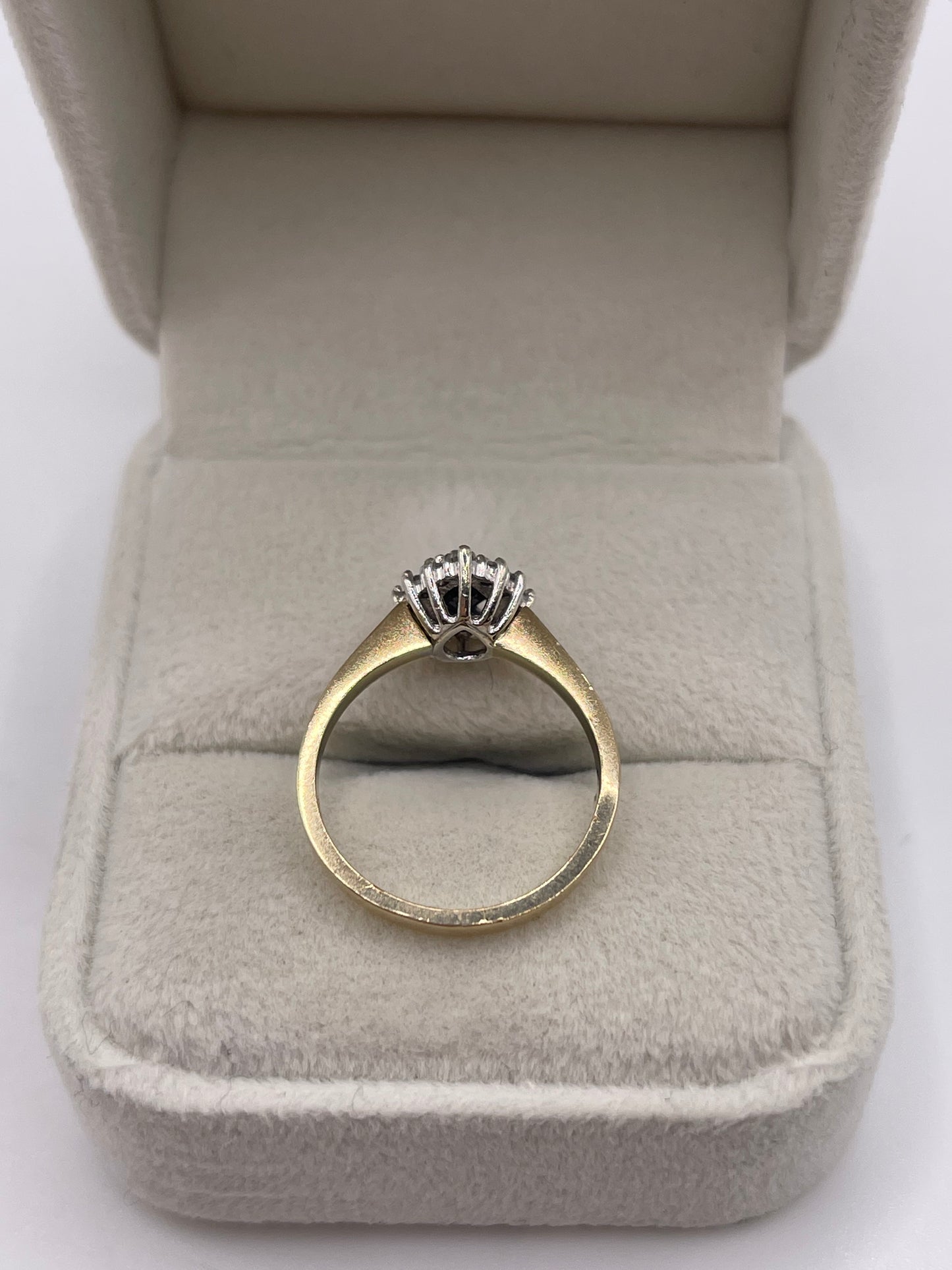 9ct gold sapphire and diamond ring