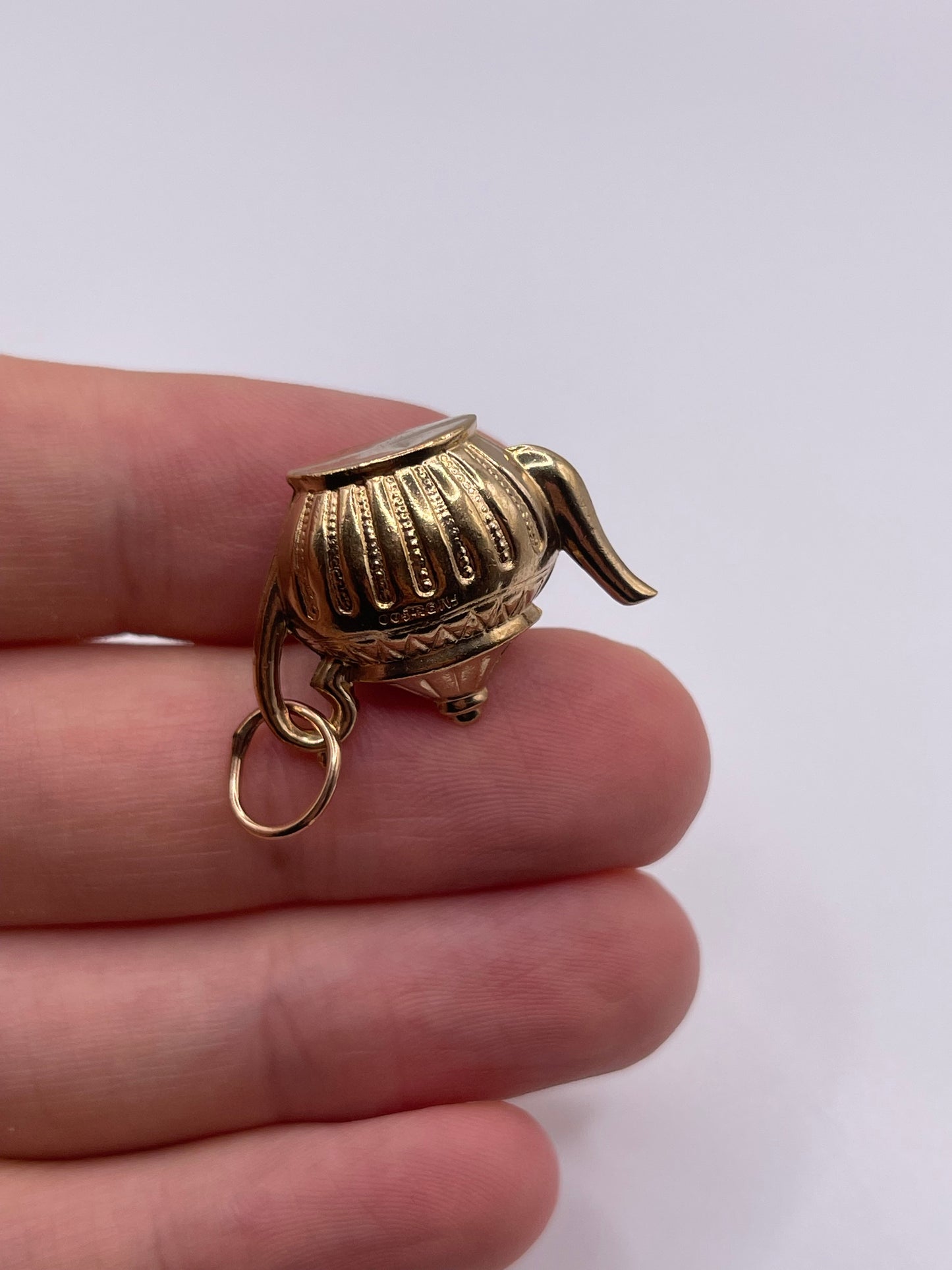 9ct gold teapot charm