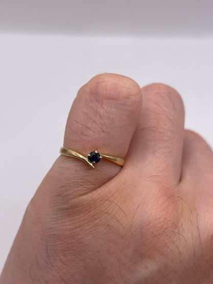9ct gold sapphire ring