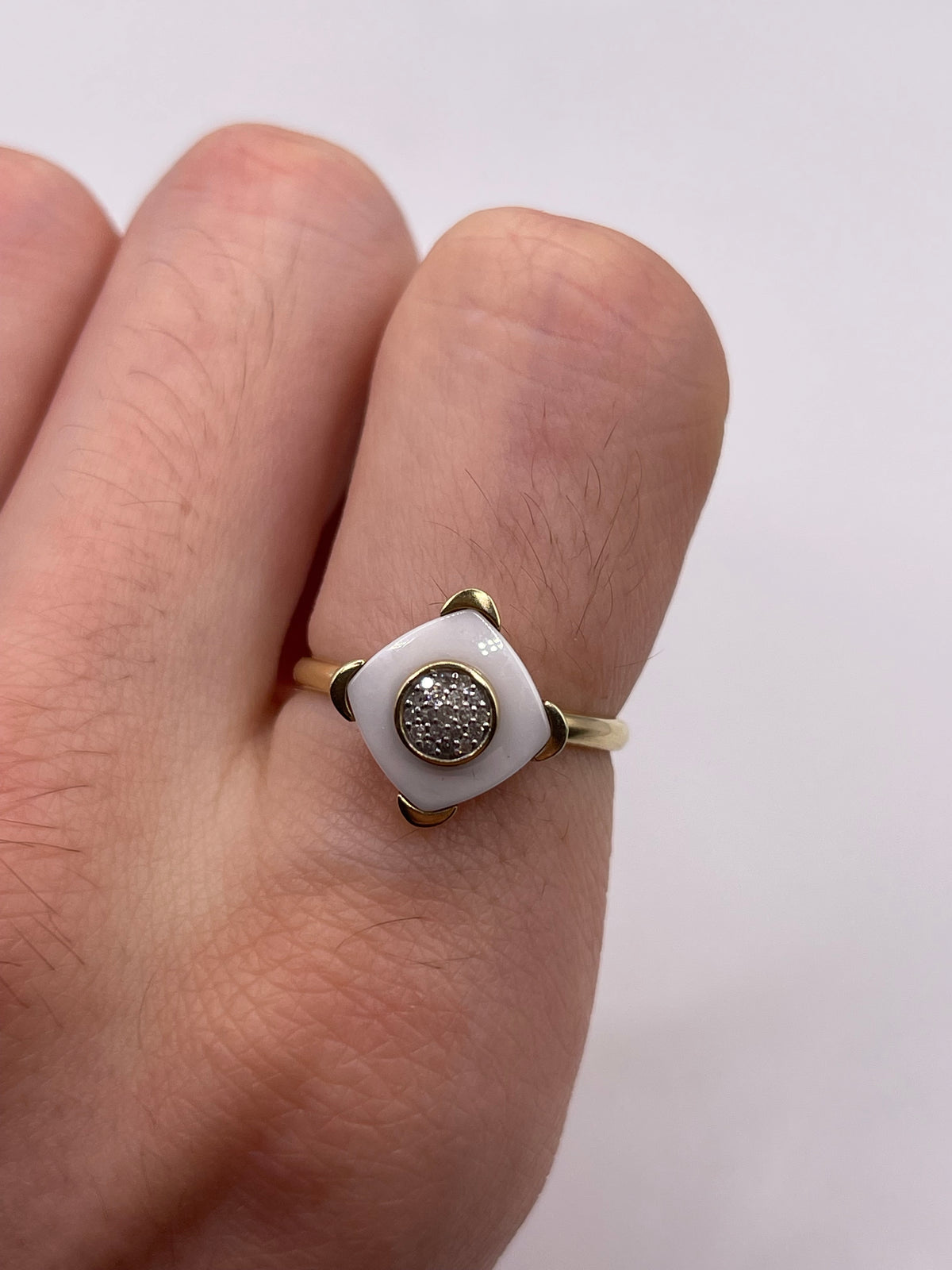 9ct gold ceramic and diamond ring