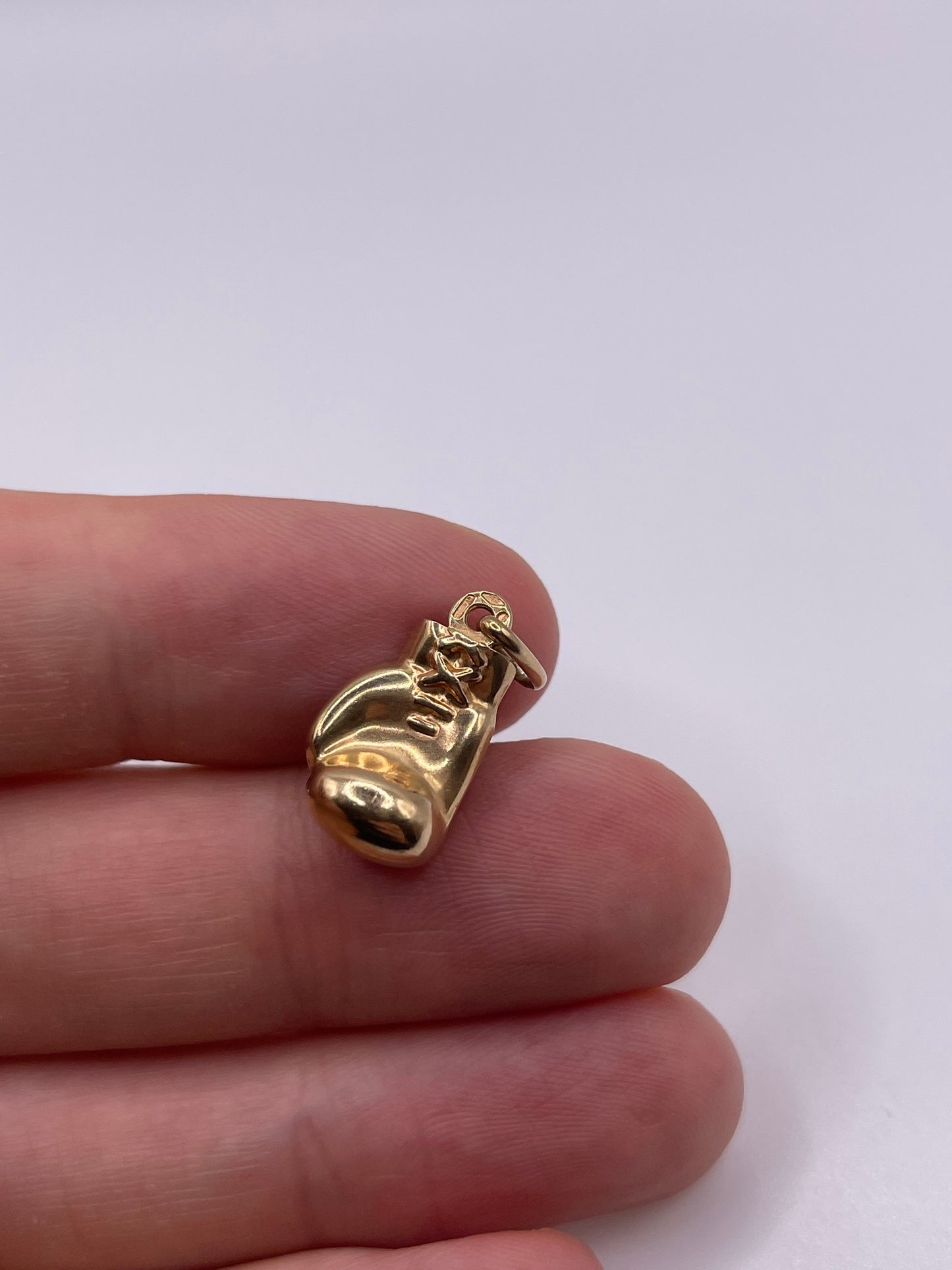 9ct gold boxing glove charm