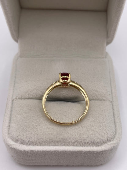 9ct gold quartz ring