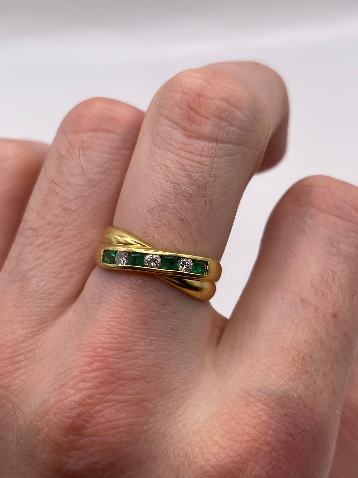 18ct gold and emerald and diamond ring
