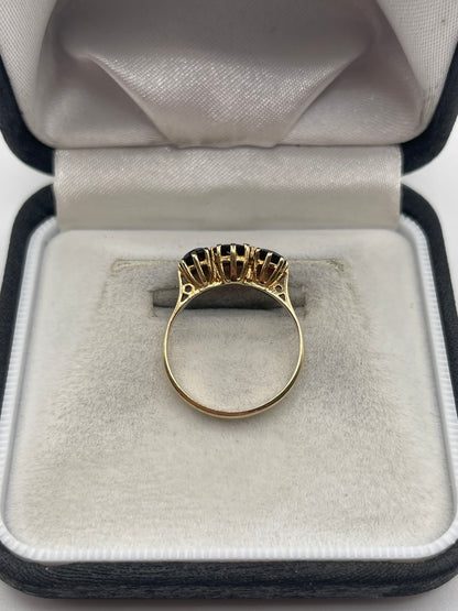 9ct gold garnet ring