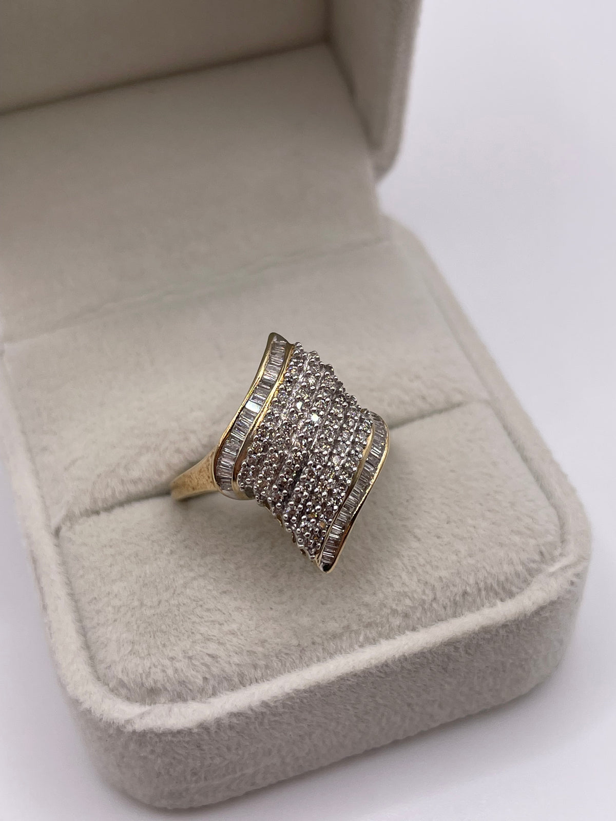 9ct gold diamond cluster ring