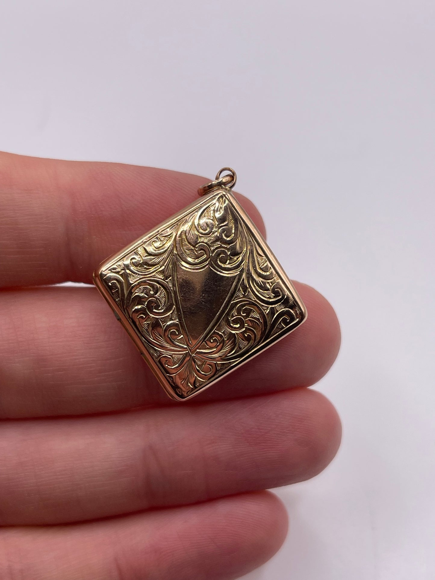 Antique 9ct gold locket pendant