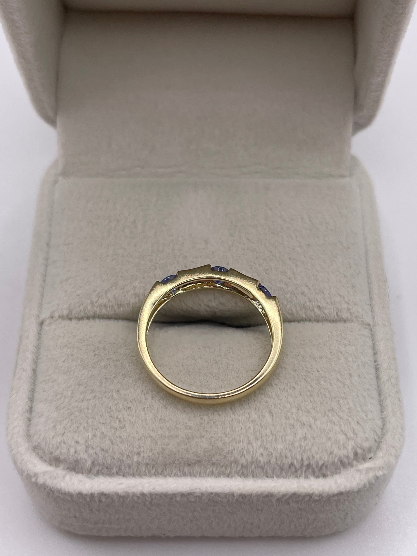 9ct gold tanzanite ring