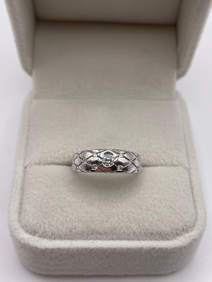 18ct white gold diamond cluster ring