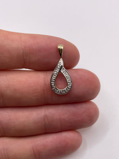 9ct gold diamond pendant