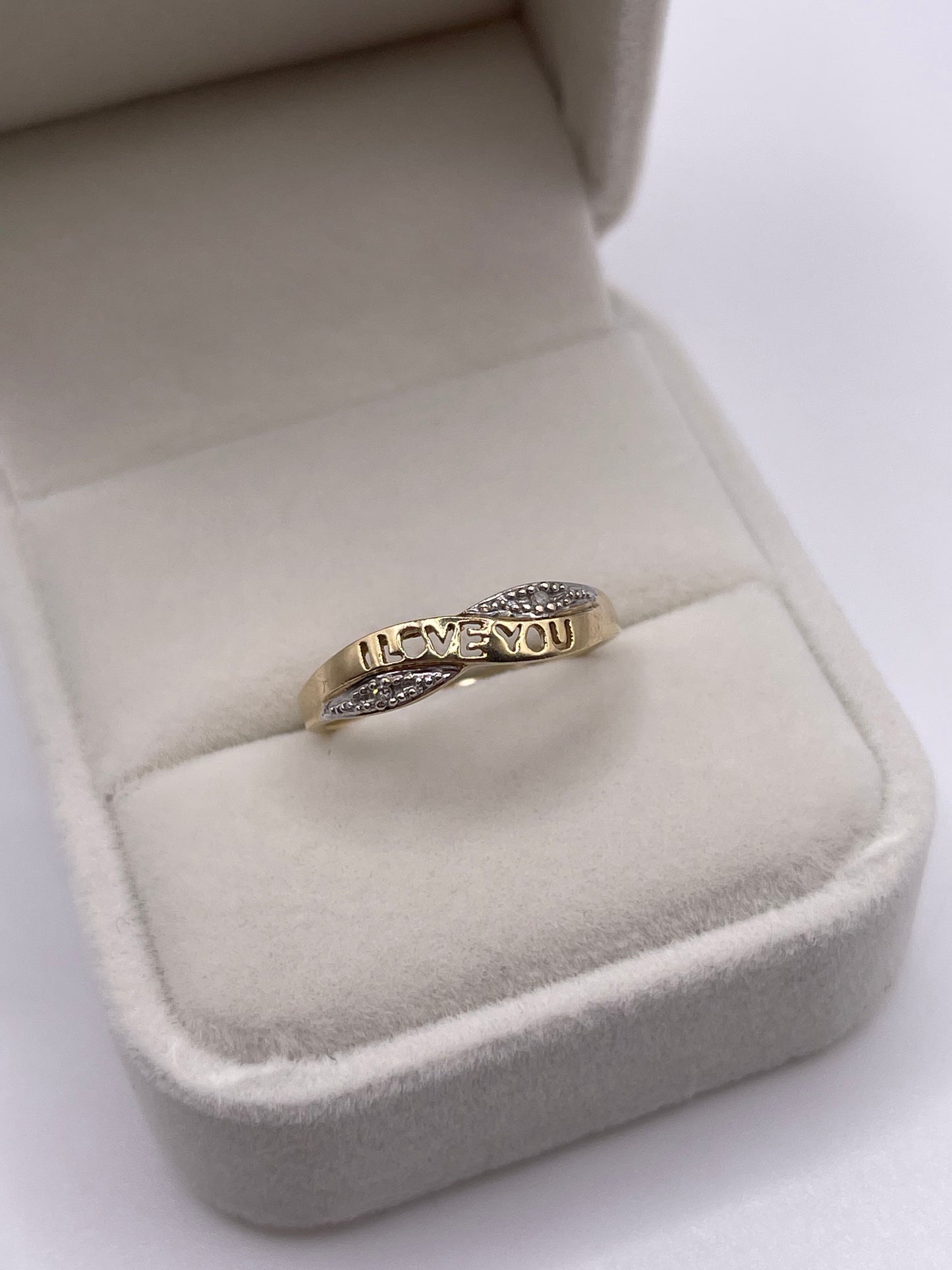 9ct gold diamond I love you ring
