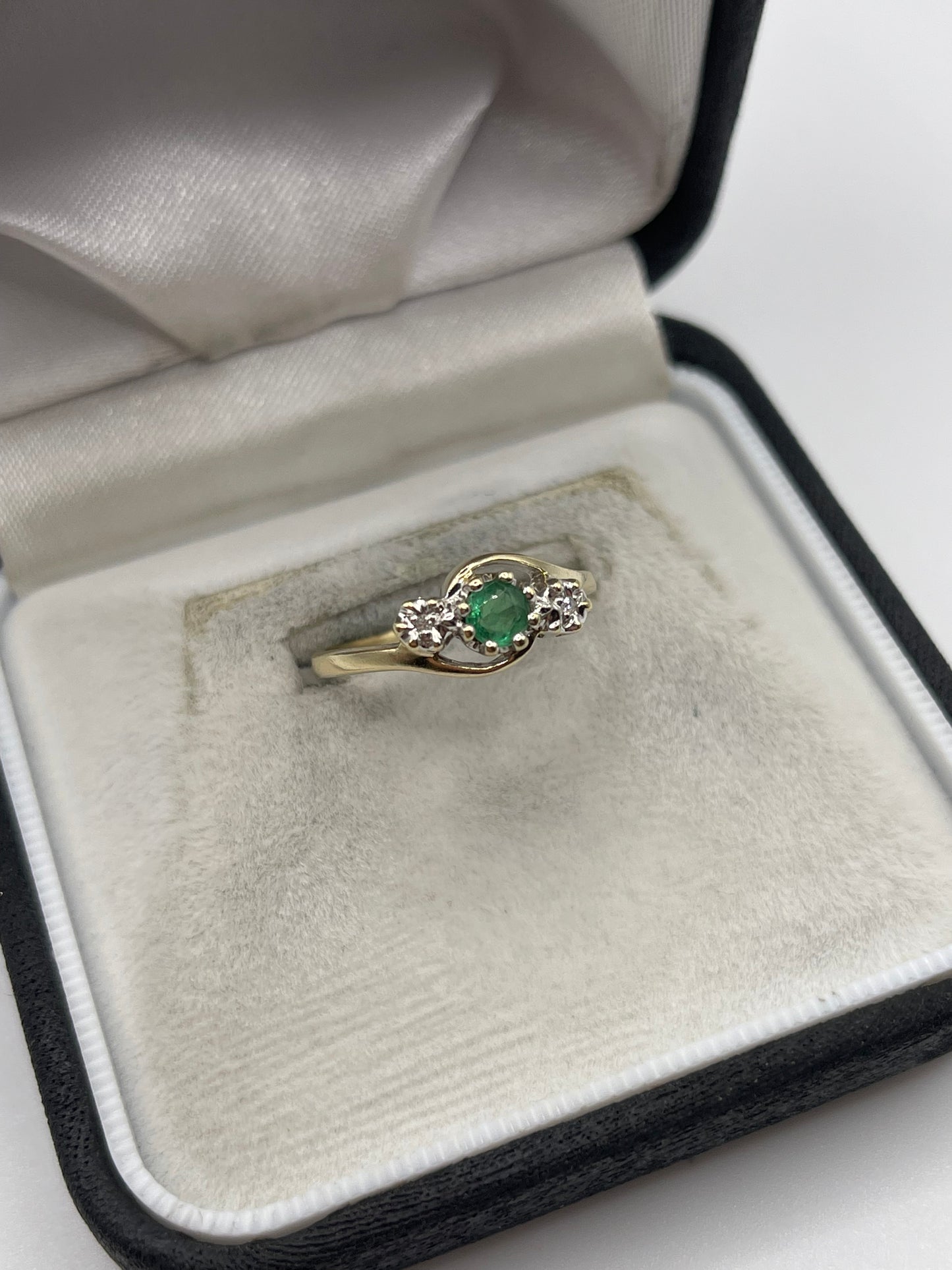9ct gold emerald and diamond ring