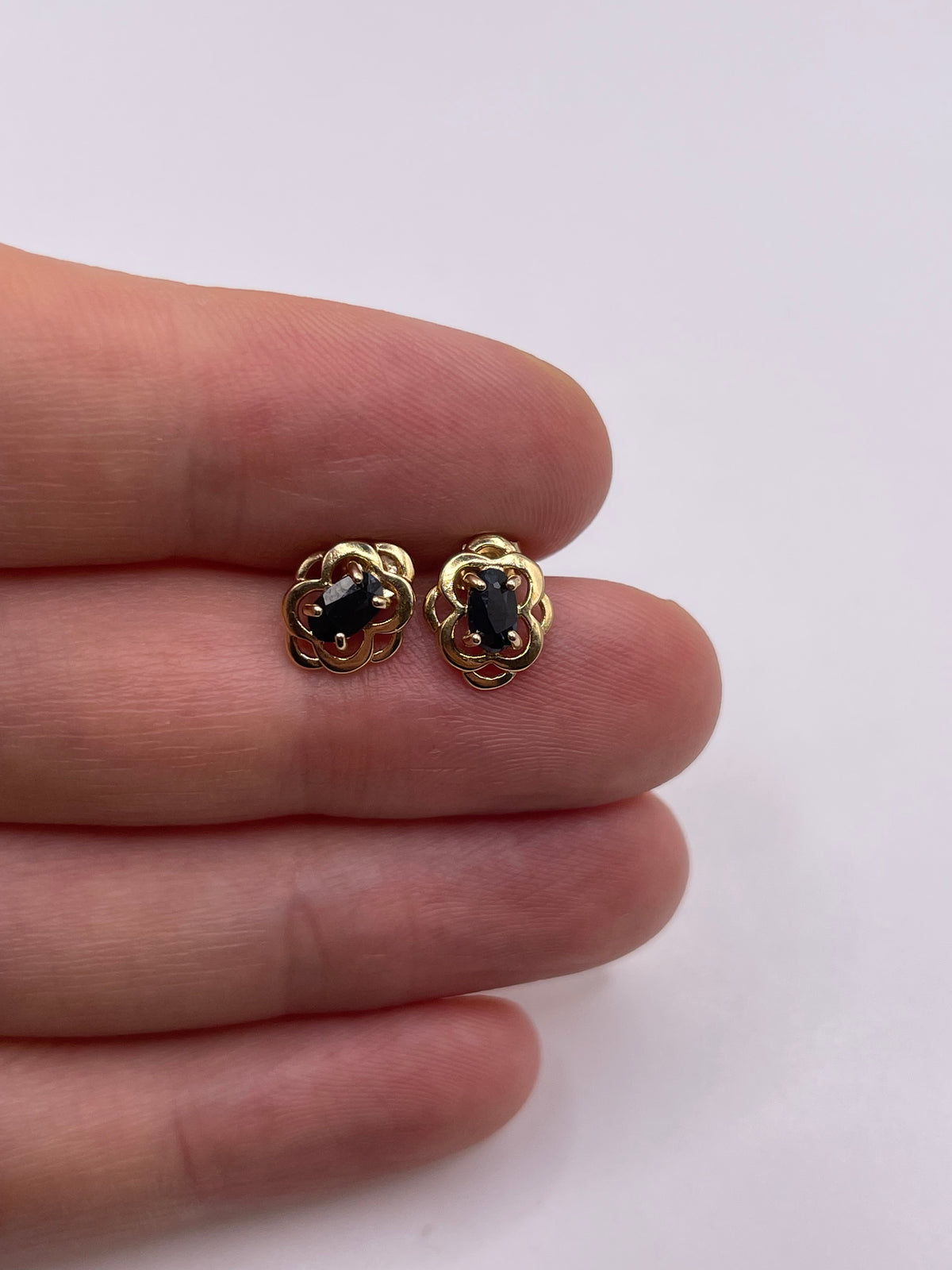 9ct gold sapphire earrings