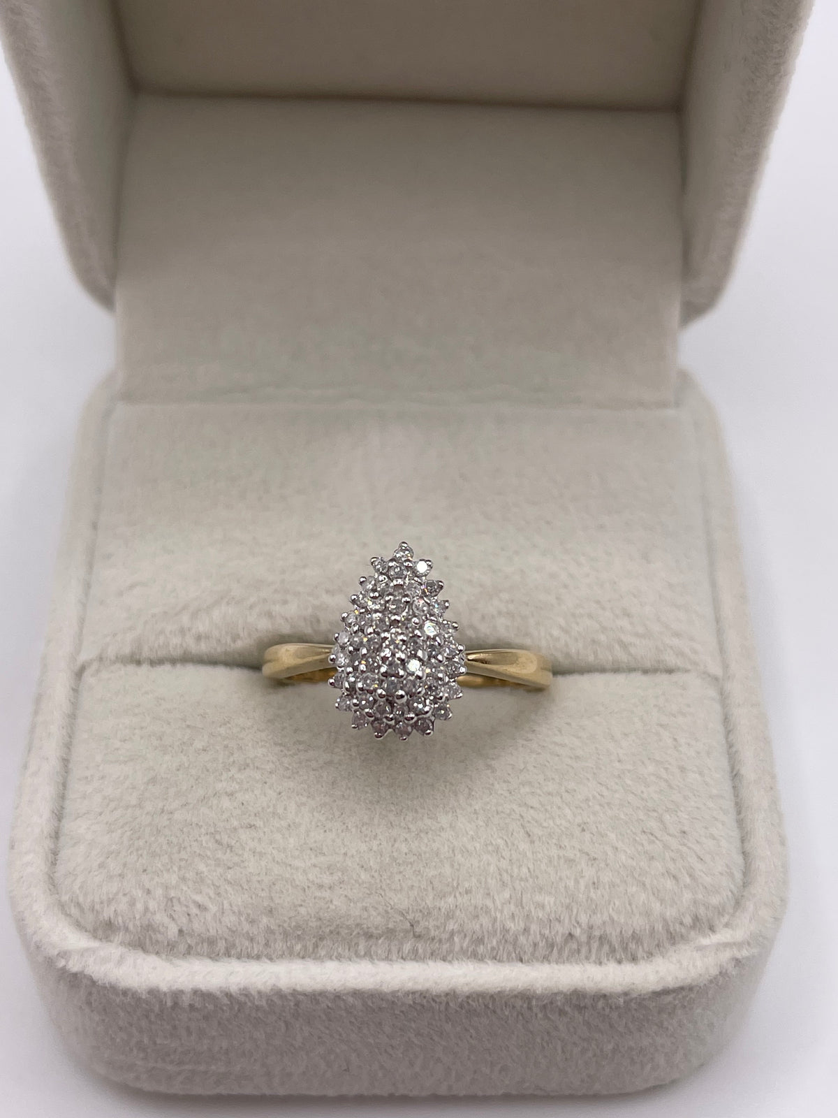 9ct gold diamond cluster ring