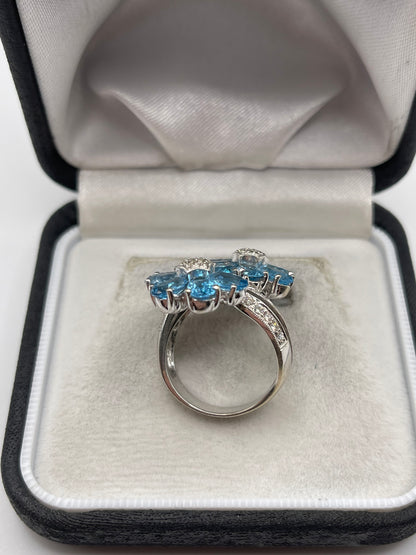 18ct white gold blue topaz and diamond ring