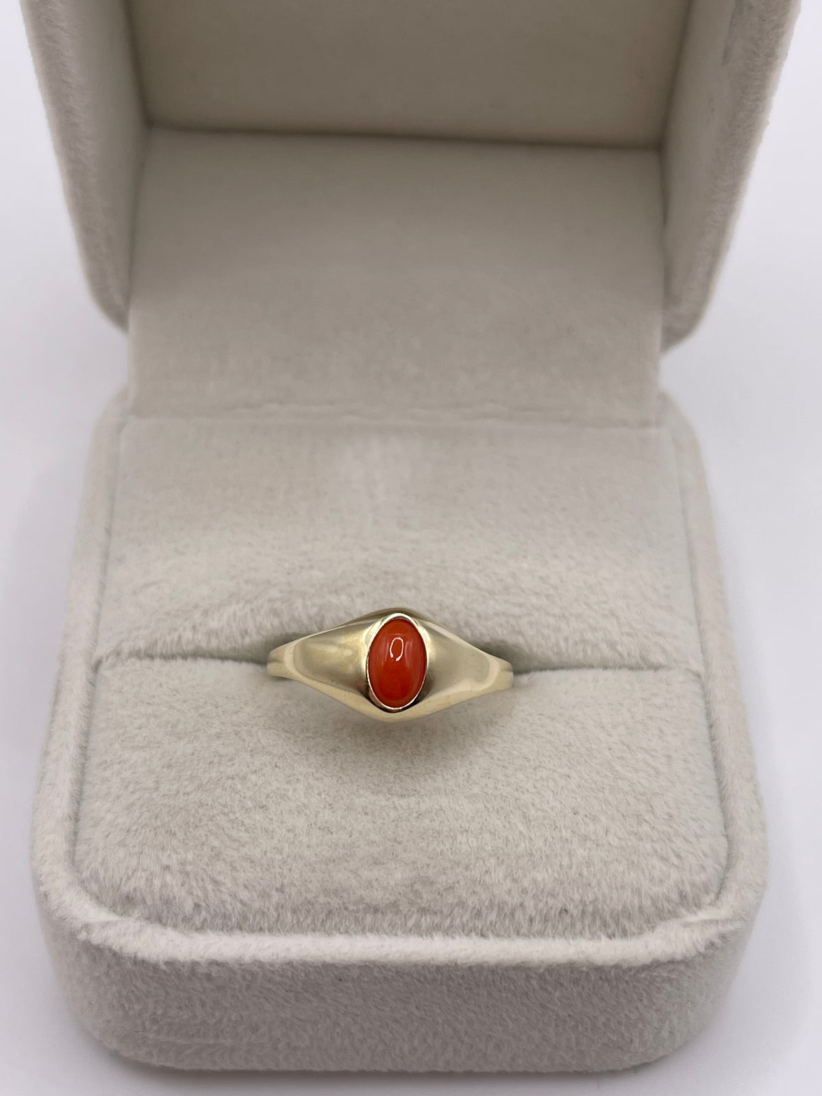 9ct gold coral ring