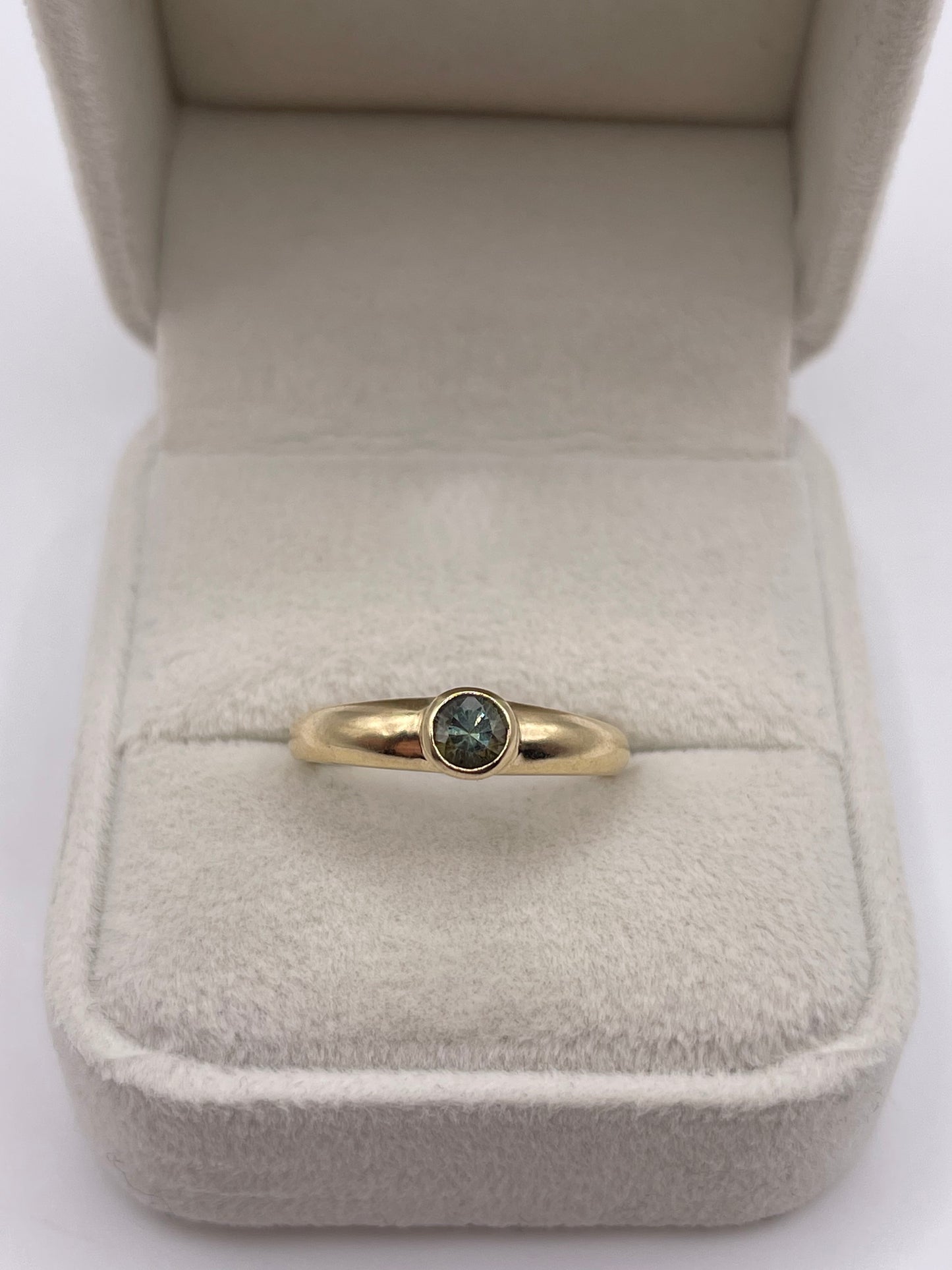 9ct gold quartz gypsy ring