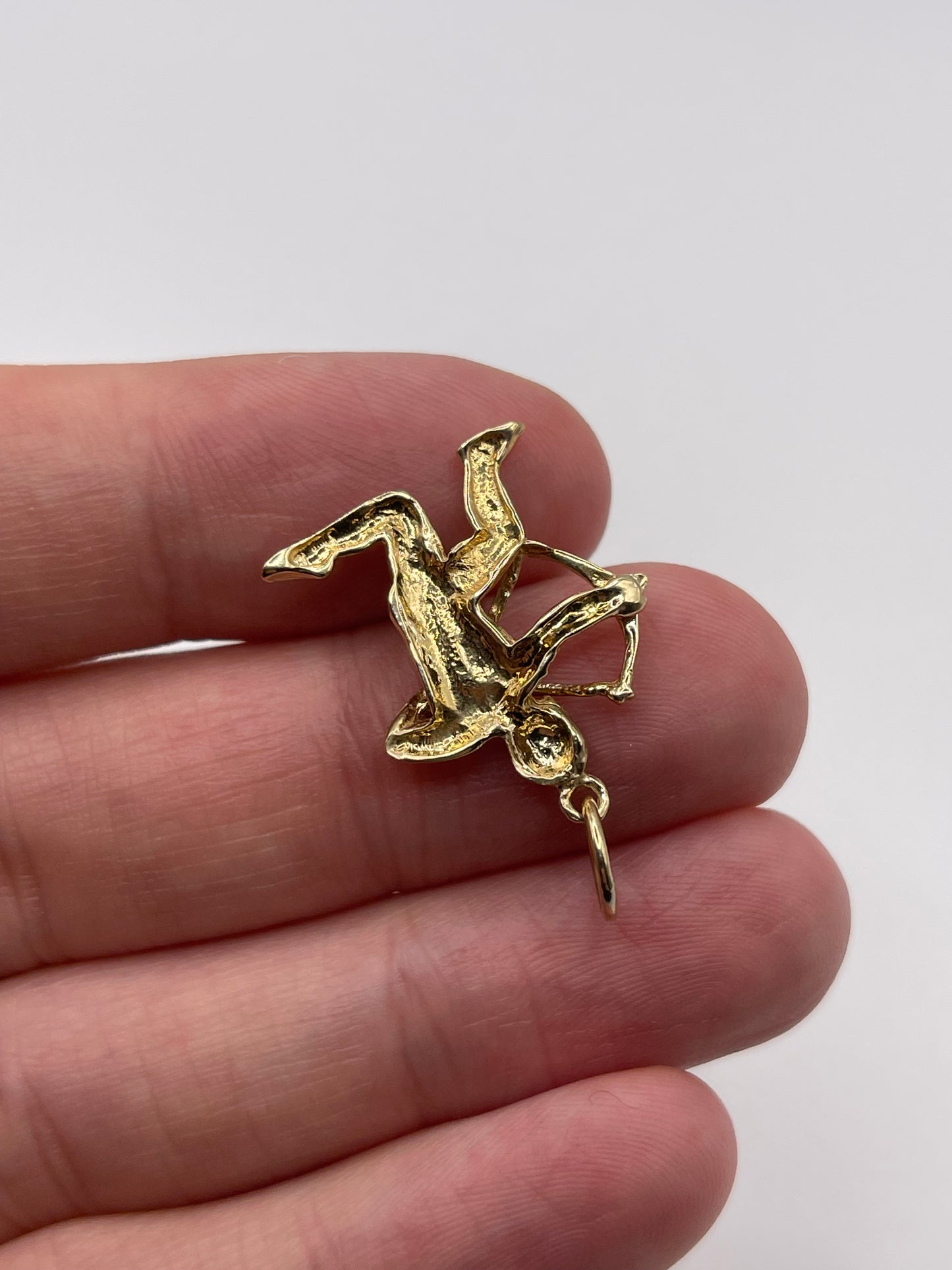 9ct gold Sagittarius pendant