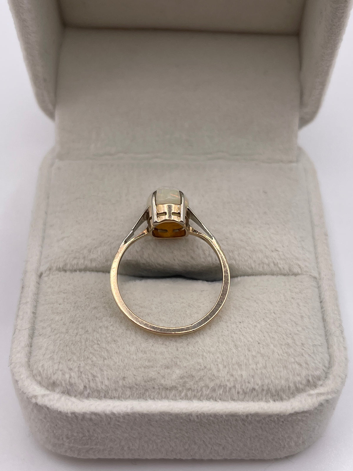 9ct gold opal ring