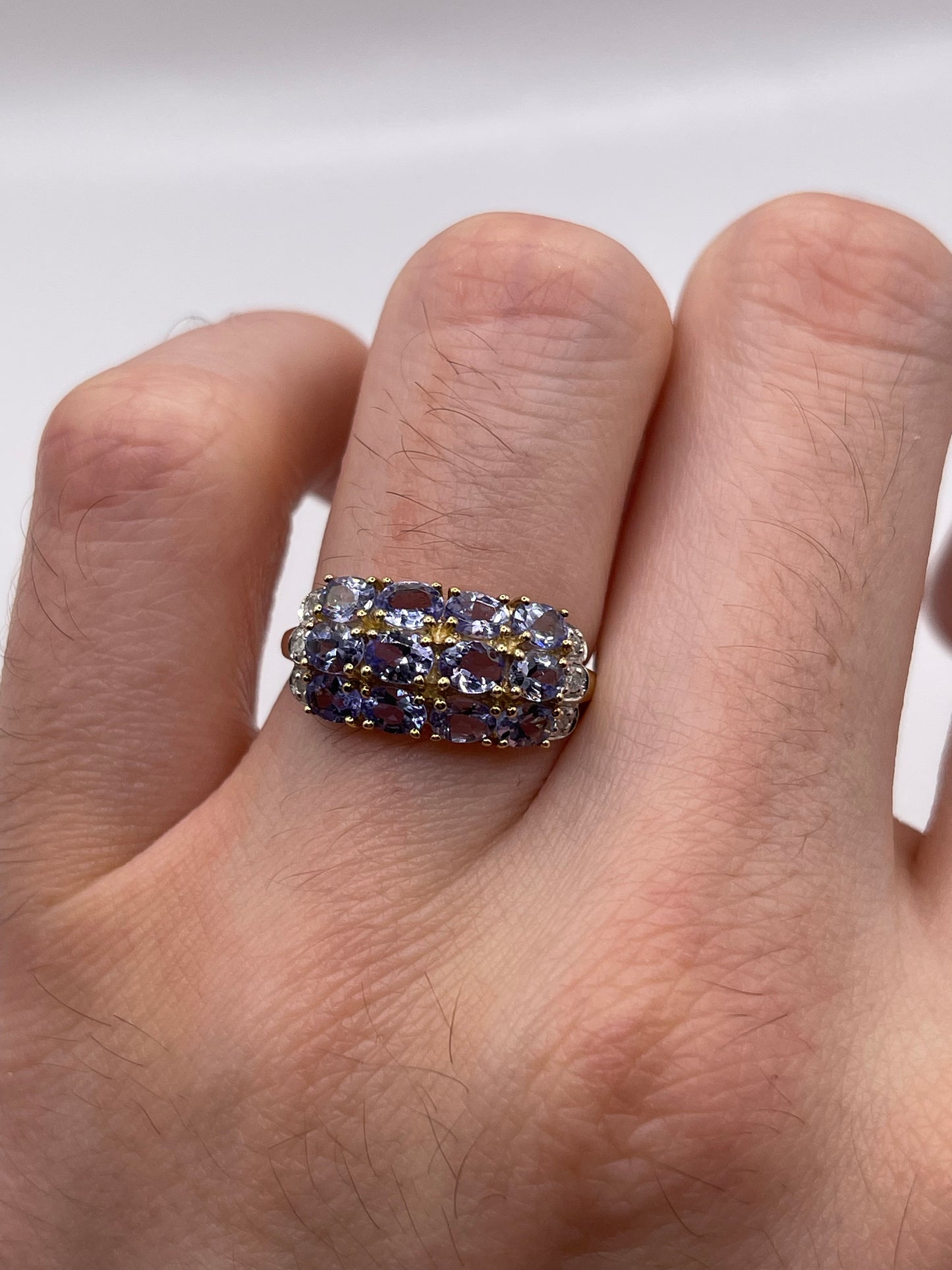 9ct gold tanzanite and diamond cluster ring