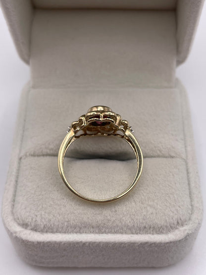 9ct gold garnet and diamond ring