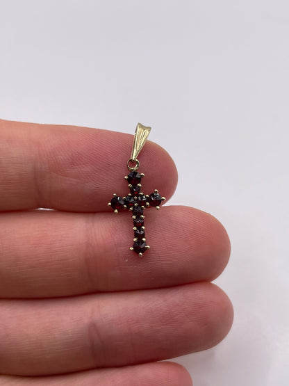 9ct gold garnet cross pendant