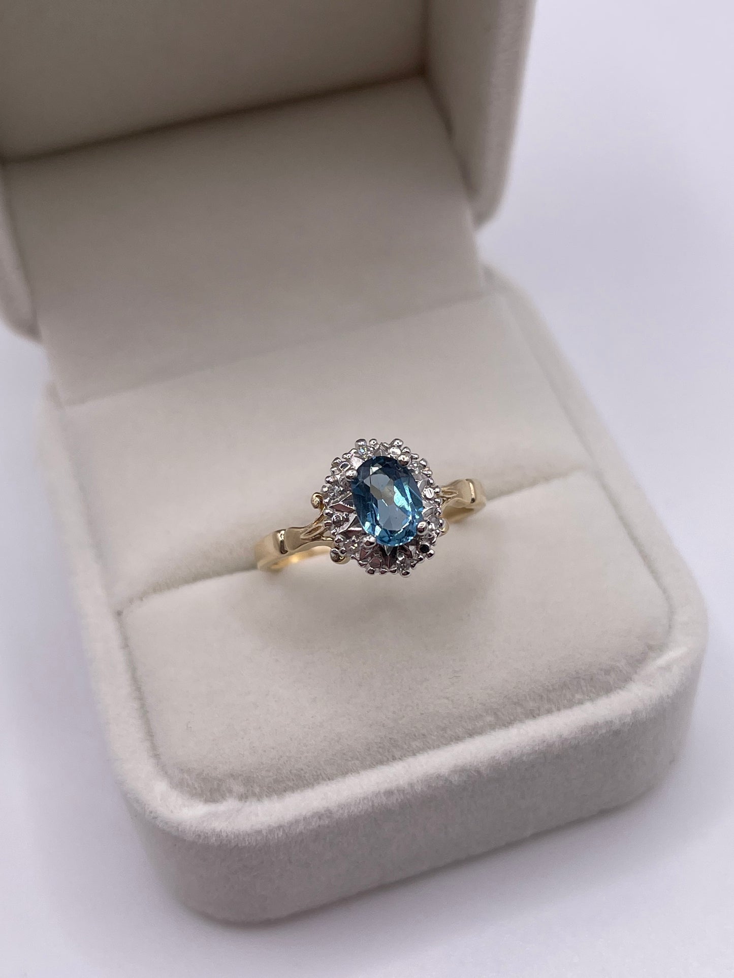 9ct gold topaz and diamond ring