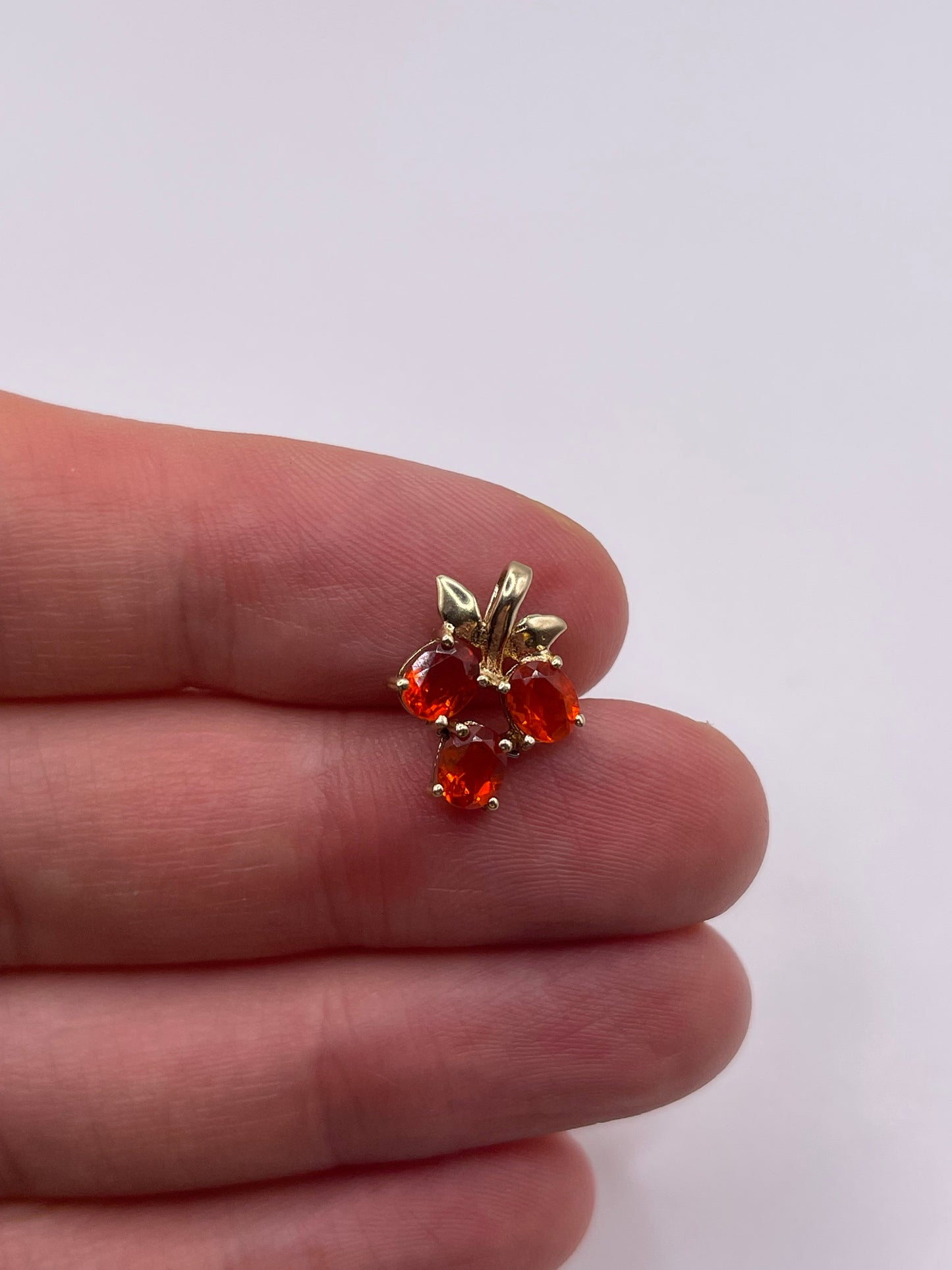 9ct gold fire opal pendant
