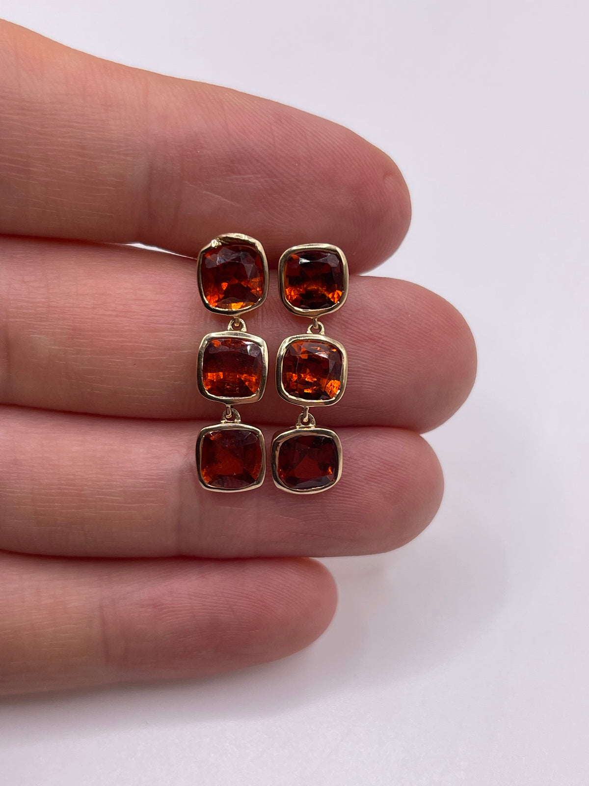 9ct gold garnet earrings