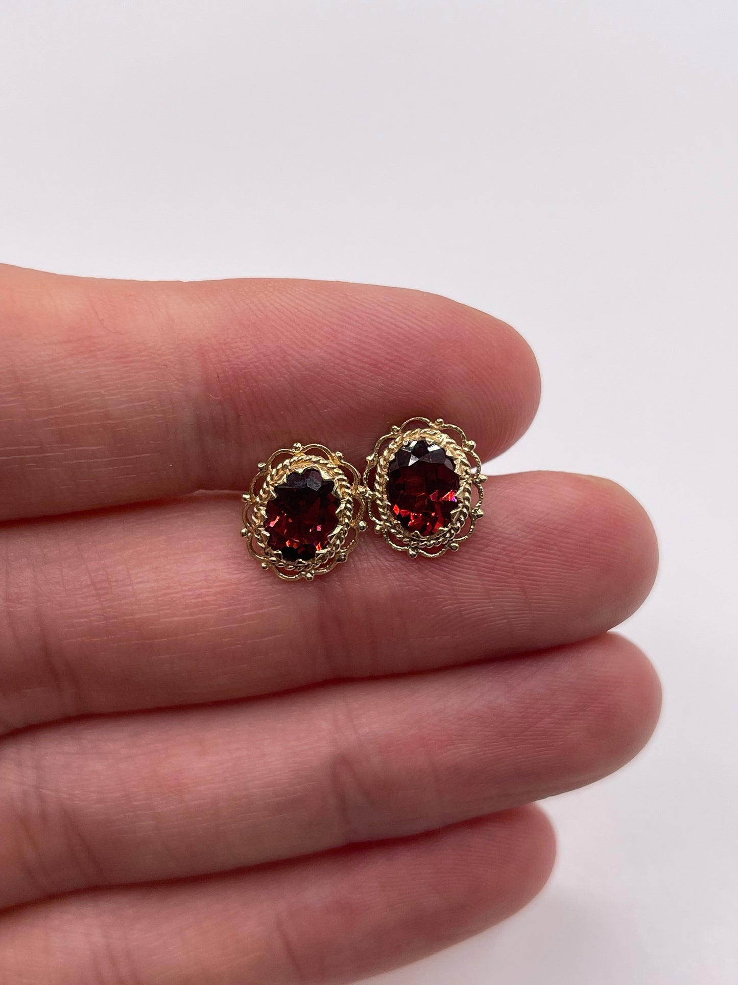 9ct gold garnet earrings