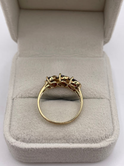 9ct gold garnet ring