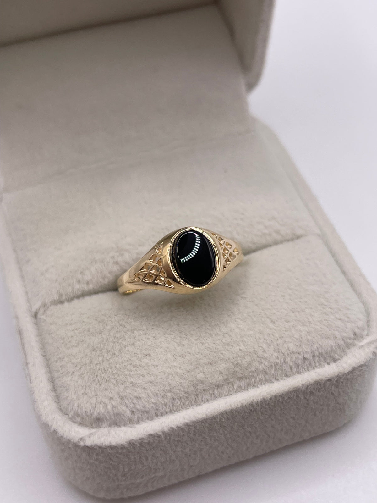 9ct gold onyx signet ring