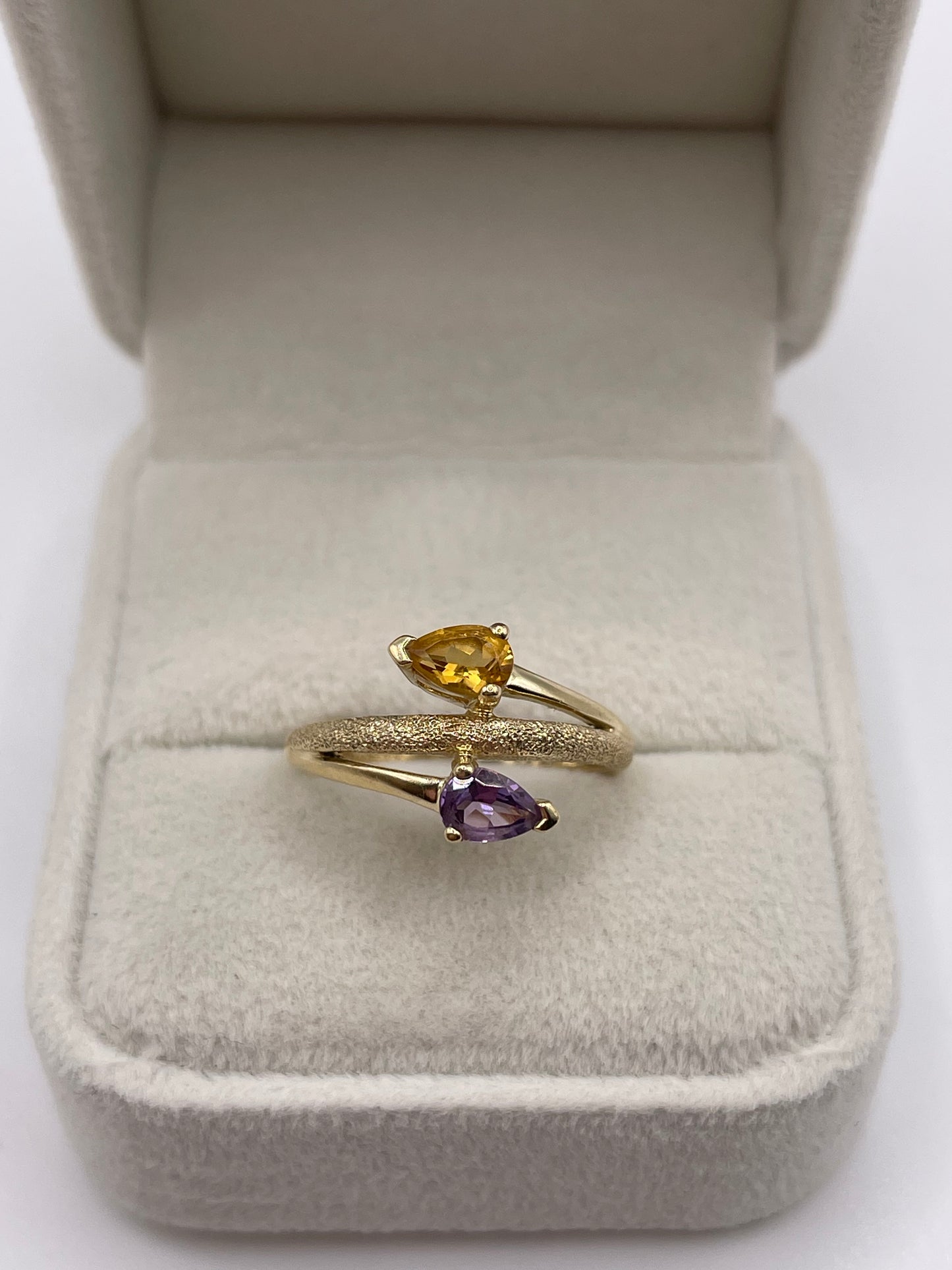 9ct gold citrine and amethyst ring