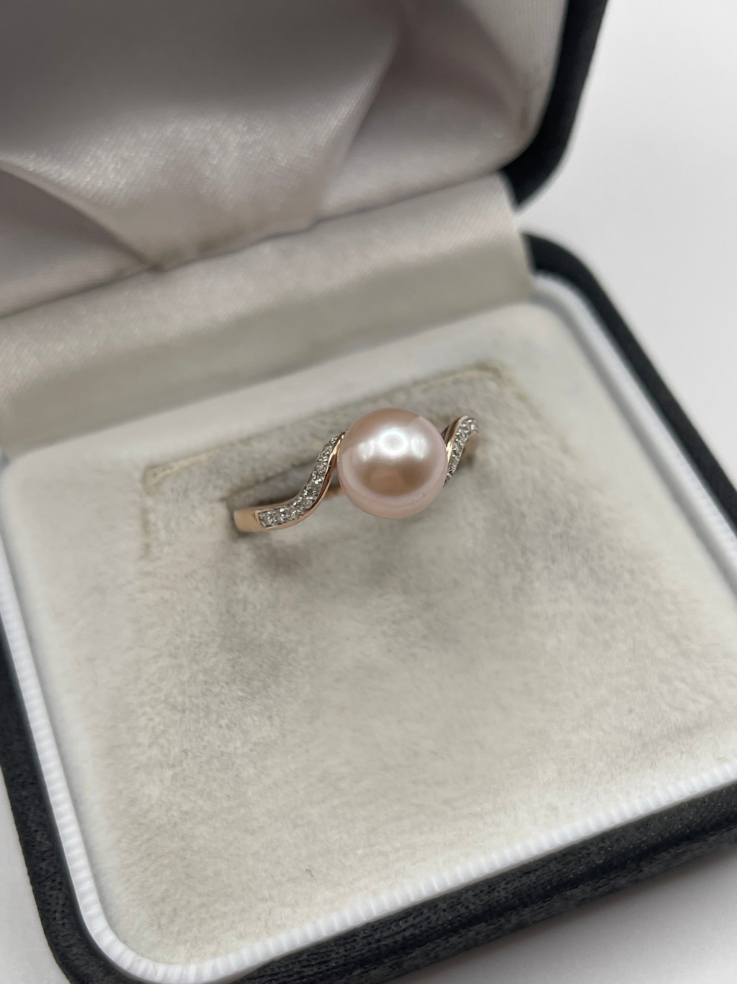9ct rose gold pearl and diamond ring
