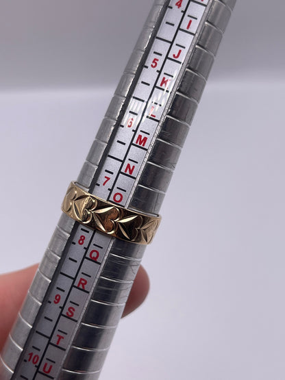 9ct gold patterned band