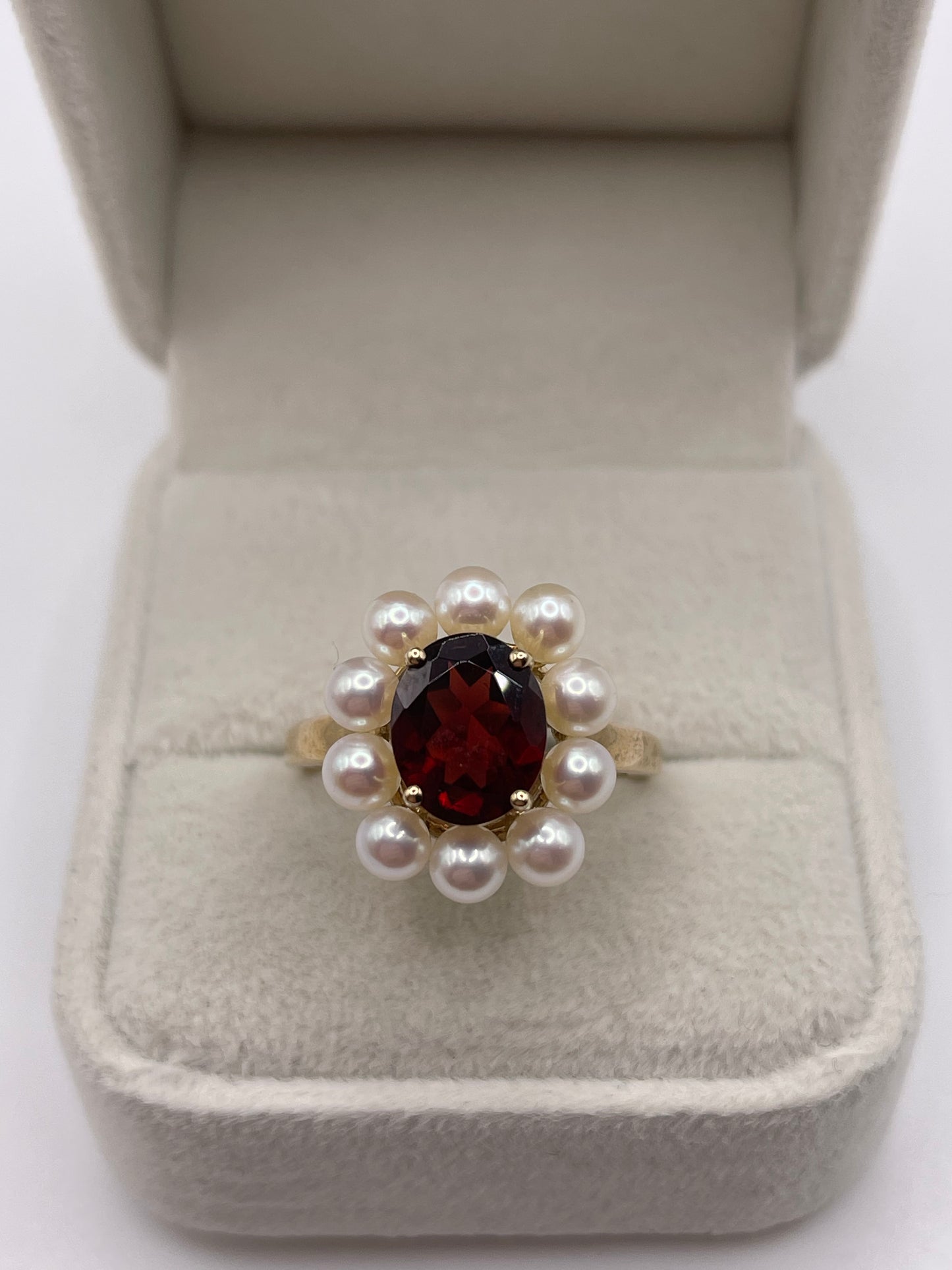 9ct gold garnet and pearl ring