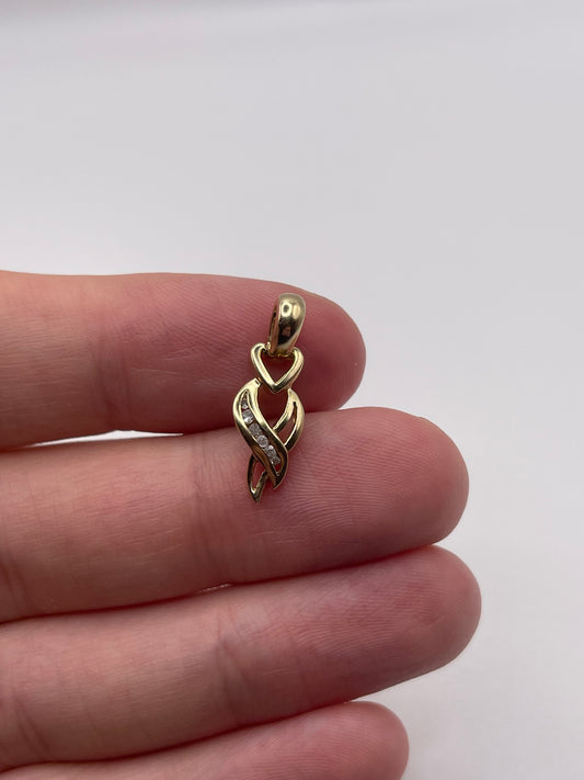 9ct gold diamond pendant