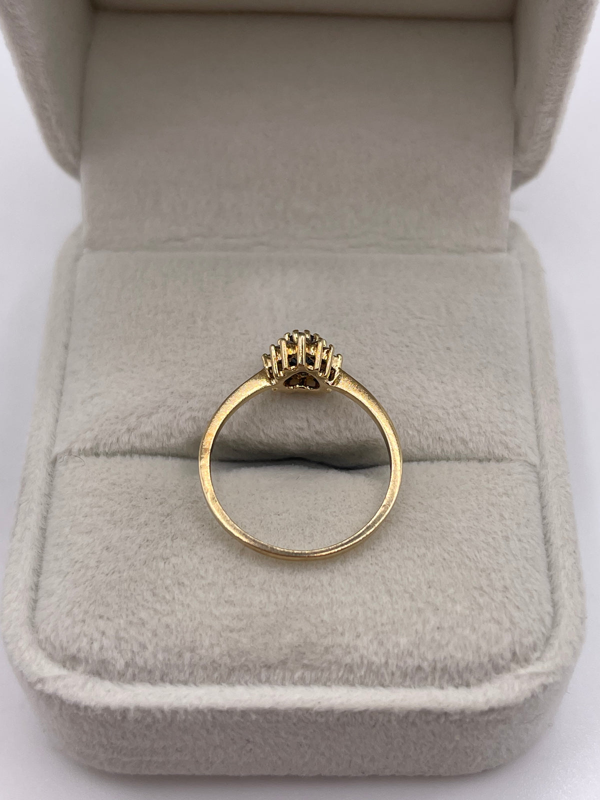 9ct gold sapphire and diamond ring