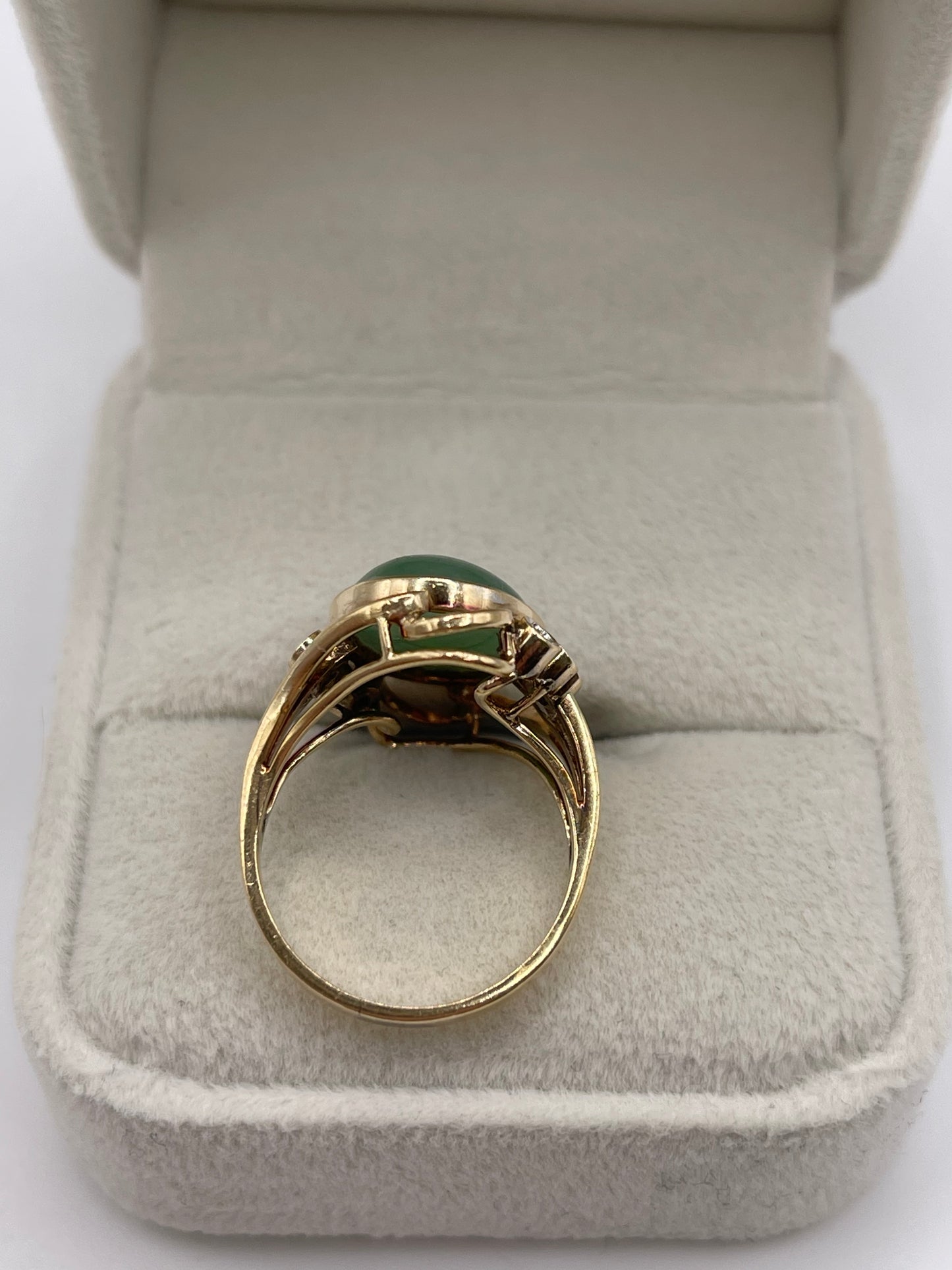 14ct gold jade and diamond ring