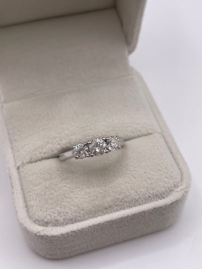 18ct white gold 1ct diamond ring