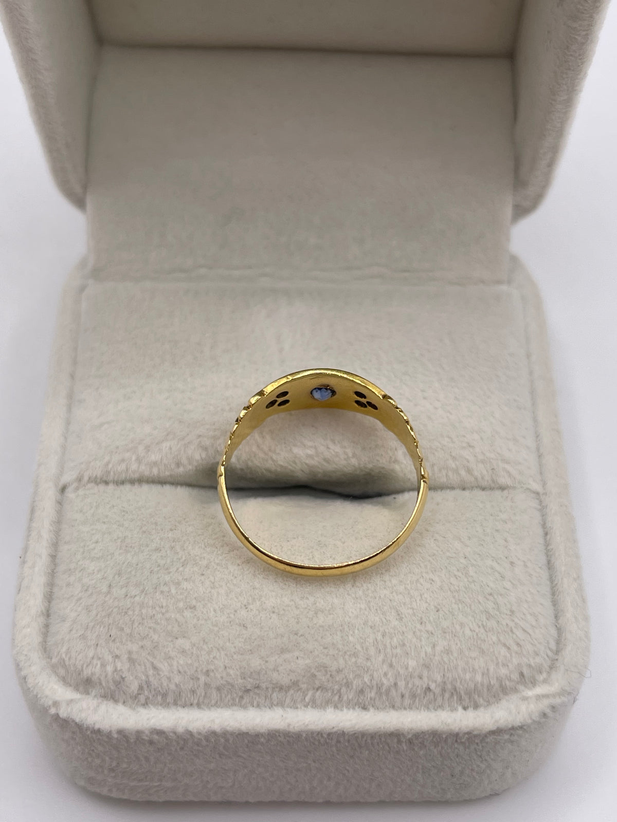 Antique 18ct gold sapphire and diamond ring