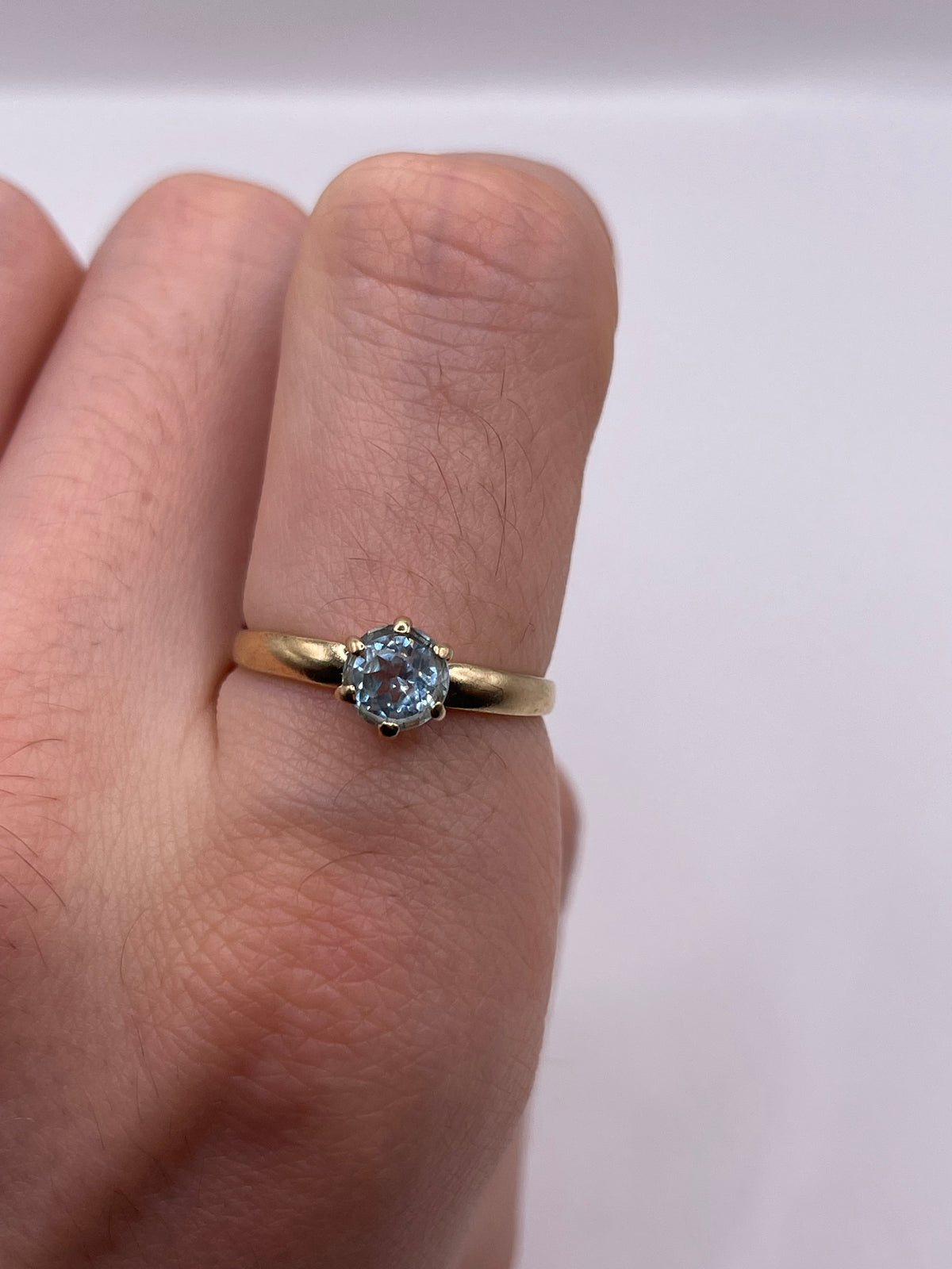 9ct gold topaz ring