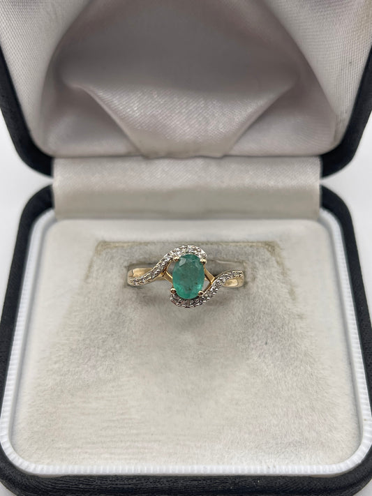 9ct gold emerald and zircon ring