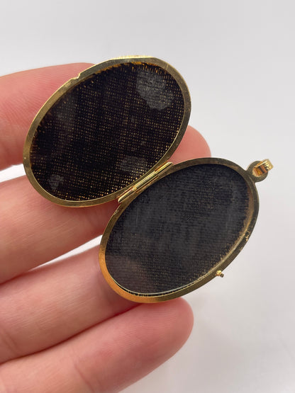 9ct gold ship locket