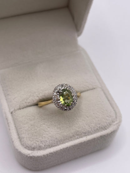 18ct gold peridot and diamond ring