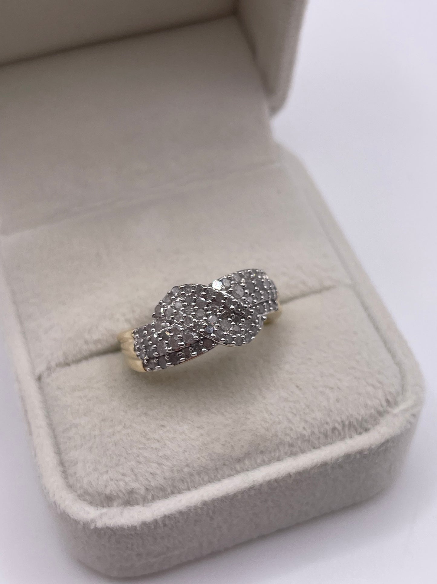 9ct gold diamond cluster ring