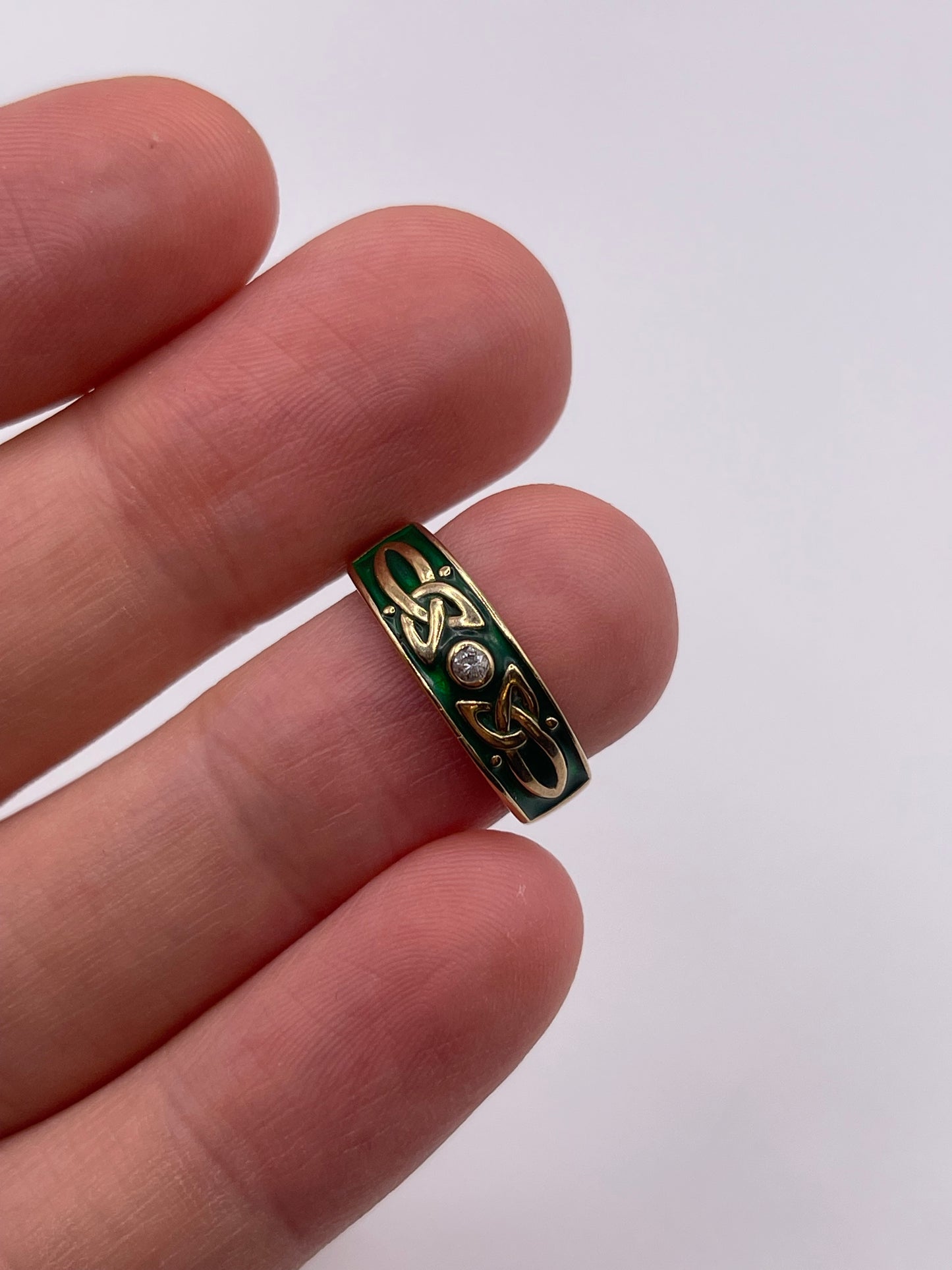 9ct gold enamel and diamond ring