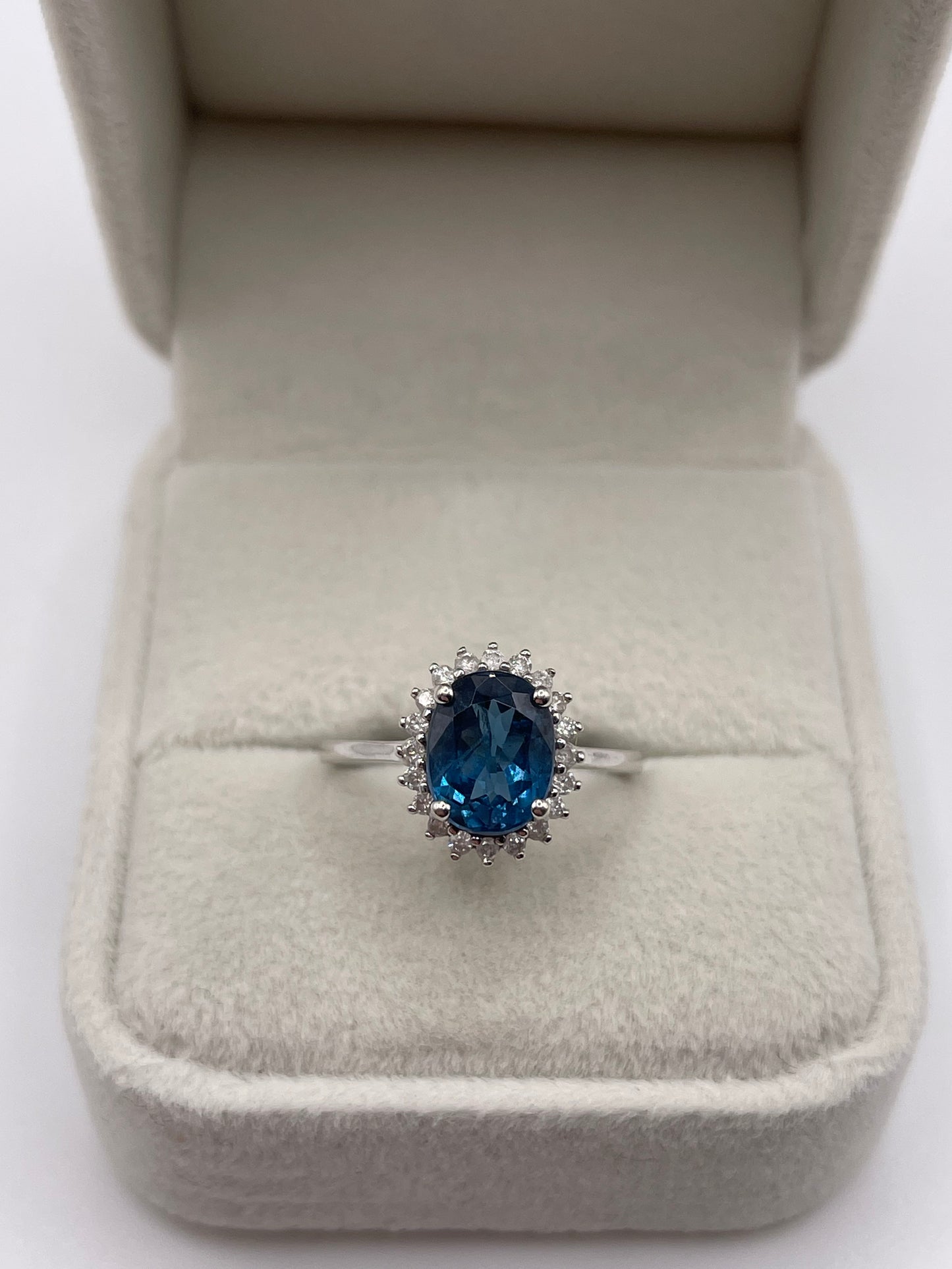9ct white gold topaz and diamond ring