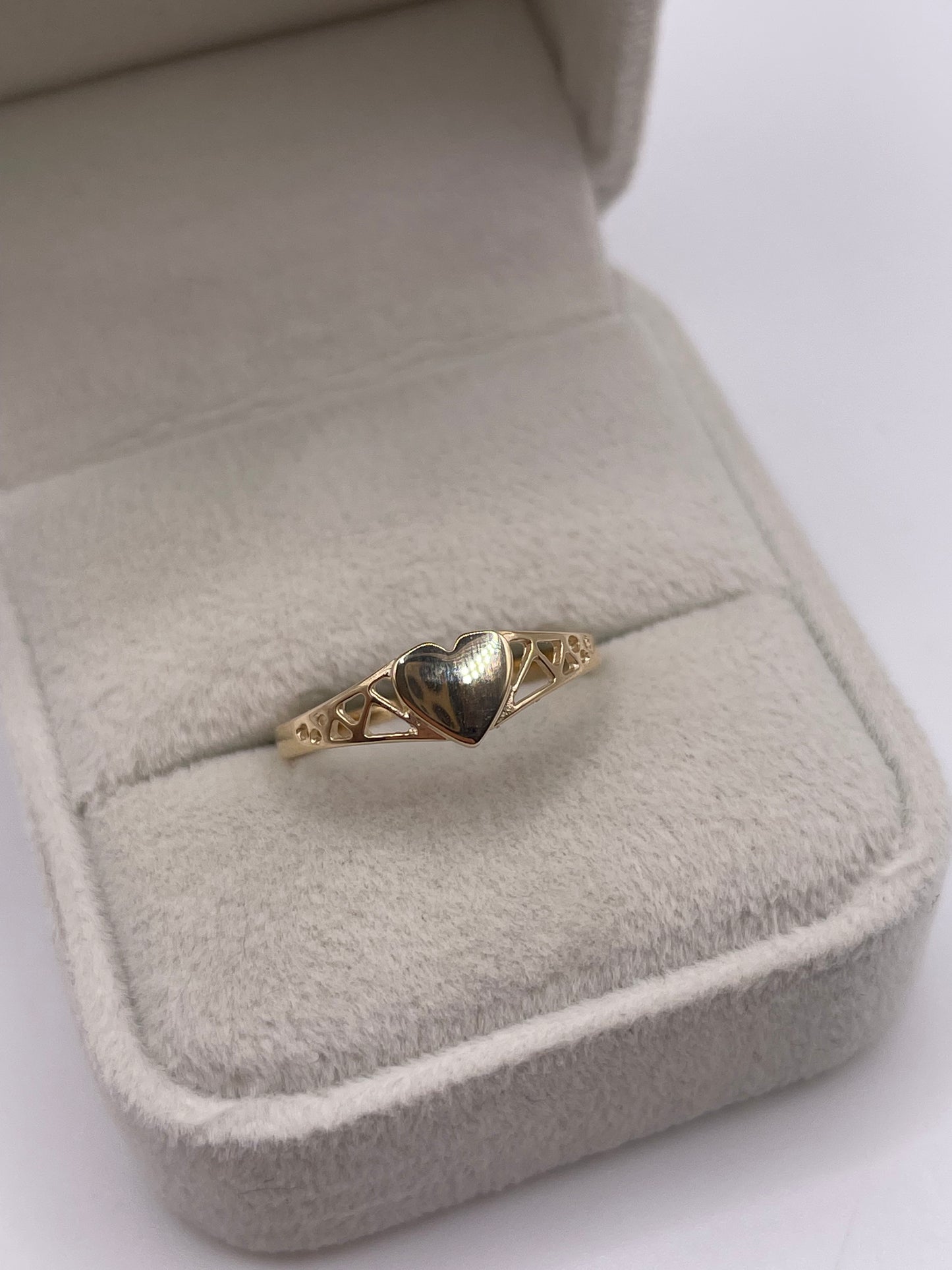 9ct gold heart ring