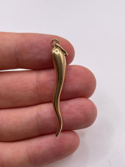 9ct gold horn of plenty pendant