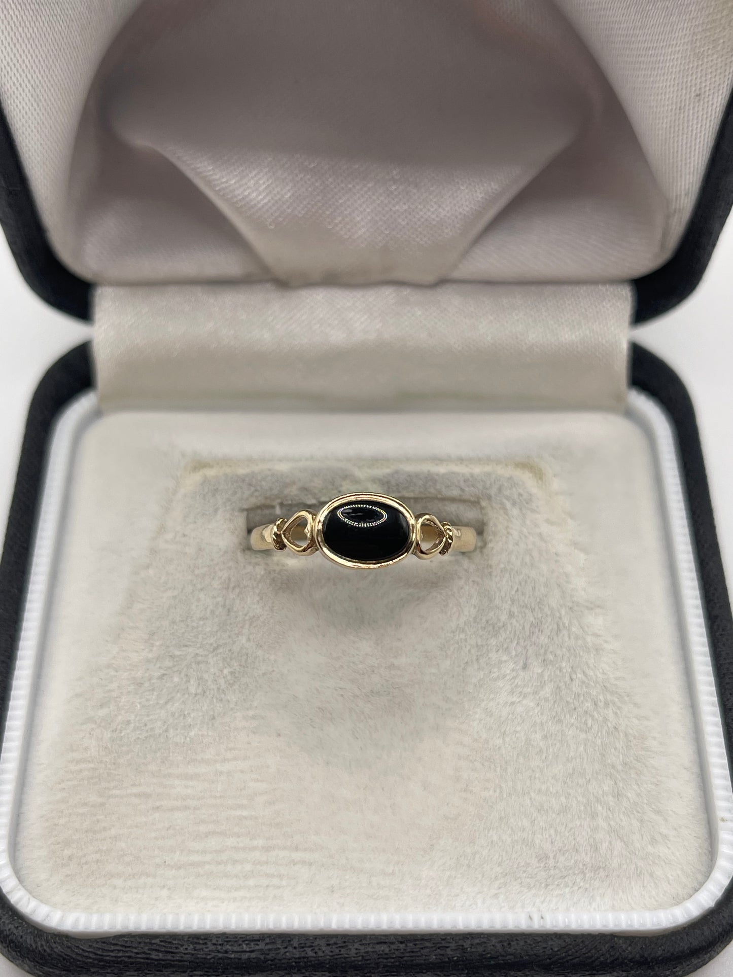 9ct gold onyx ring